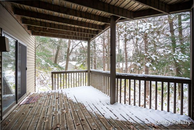 6587 Waybridge Drive SE, Grand Rapids, MI 49546