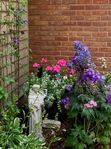 6587 Waybridge Drive SE, Grand Rapids, MI 49546