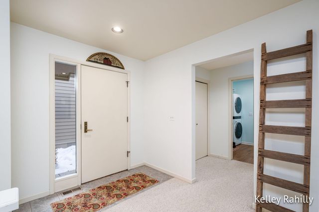 6587 Waybridge Drive SE, Grand Rapids, MI 49546