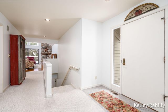 6587 Waybridge Drive SE, Grand Rapids, MI 49546