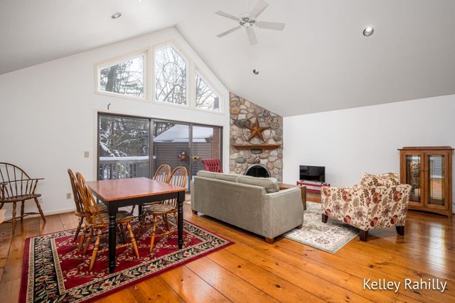 6587 Waybridge Drive SE, Grand Rapids, MI 49546