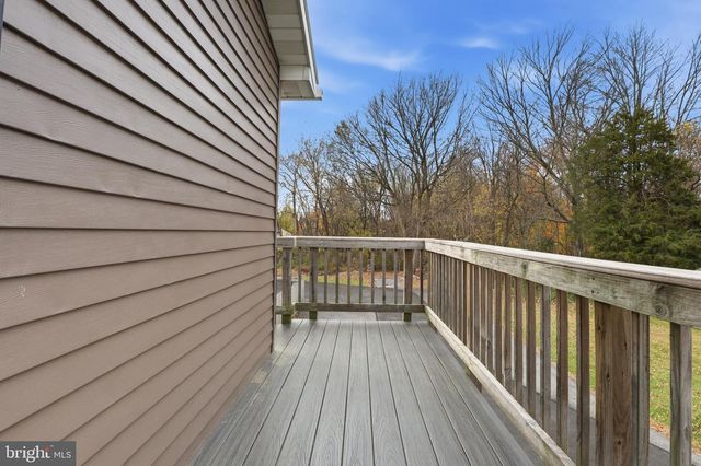 77 E LOCUST LN, New Oxford, PA 17350