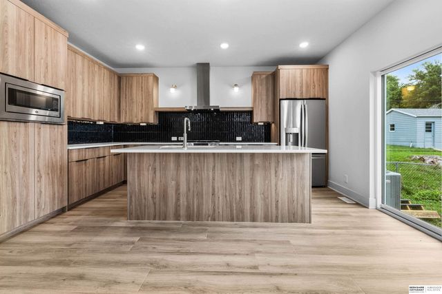 2025 S 56th Street, Omaha, NE 68106
