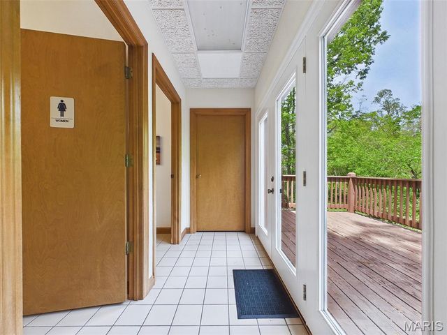 5 Executive Woods Court, Swansea, IL 62226