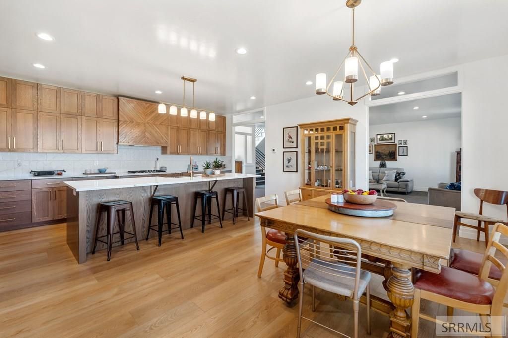 Image 12 of property listing at 956 E 1100 N, Shelley, ID 83274