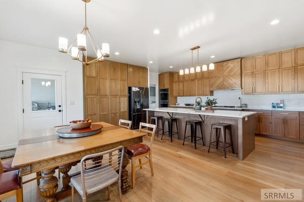 Image 15 of property listing at 956 E 1100 N, Shelley, ID 83274