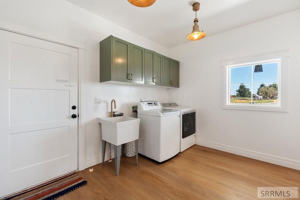 Image 17 of property listing at 956 E 1100 N, Shelley, ID 83274