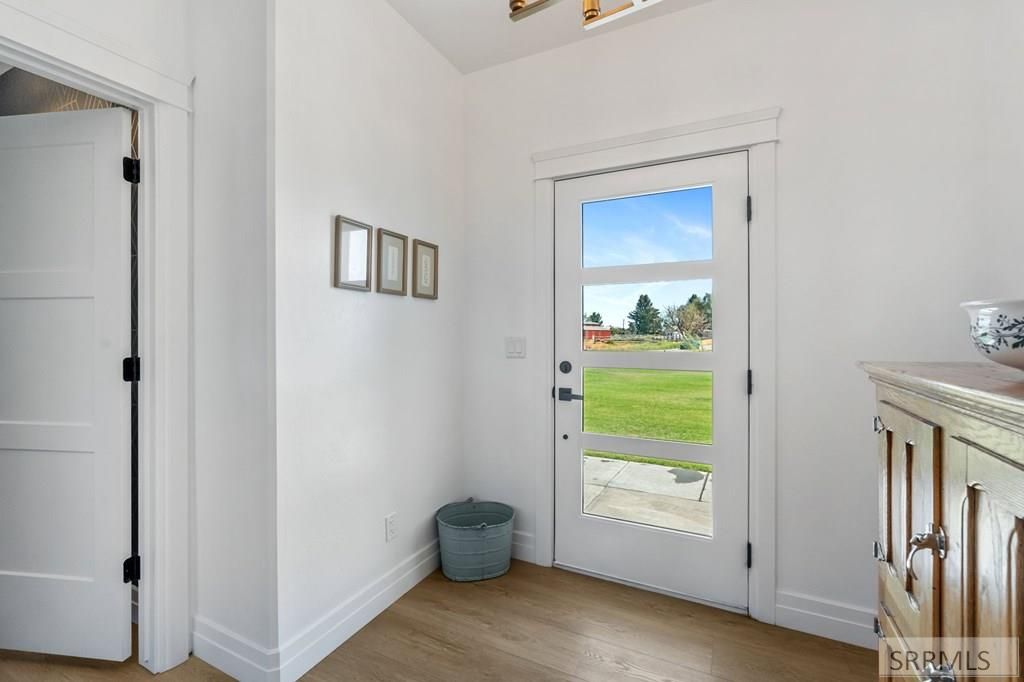 Image 2 of property listing at 956 E 1100 N, Shelley, ID 83274