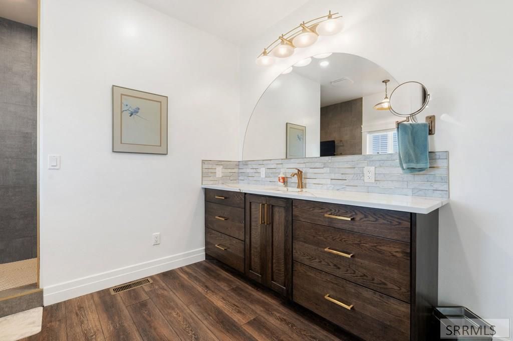 Image 26 of property listing at 956 E 1100 N, Shelley, ID 83274