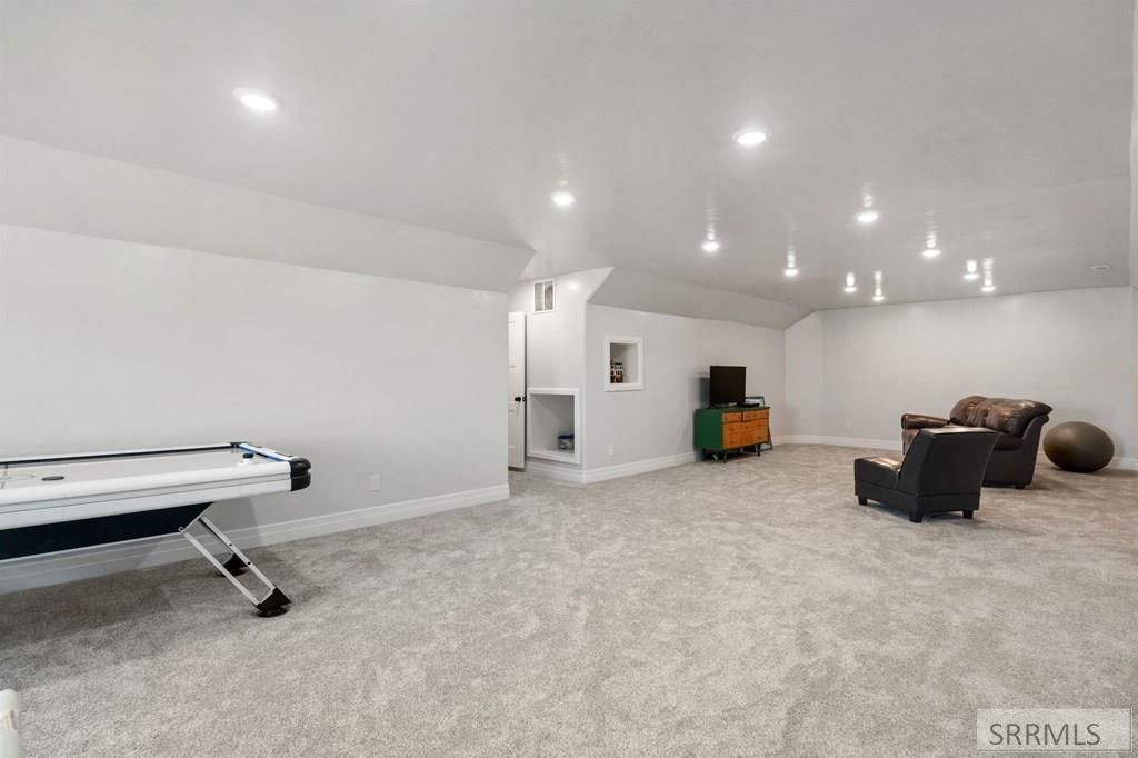 Image 45 of property listing at 956 E 1100 N, Shelley, ID 83274