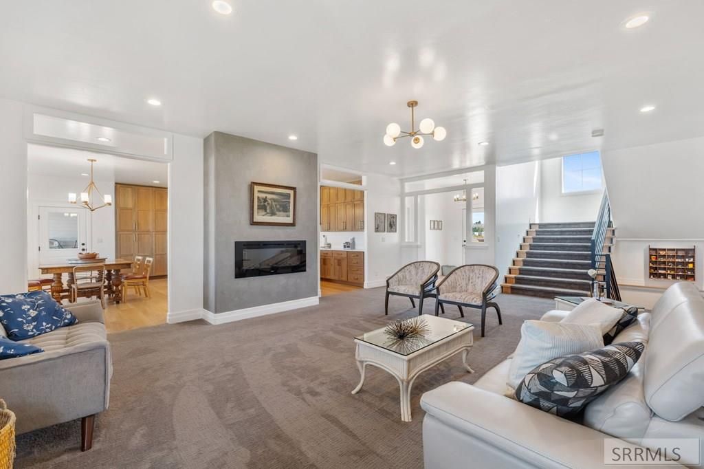 Image 5 of property listing at 956 E 1100 N, Shelley, ID 83274