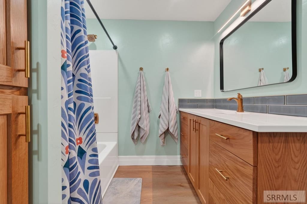 Image 56 of property listing at 956 E 1100 N, Shelley, ID 83274