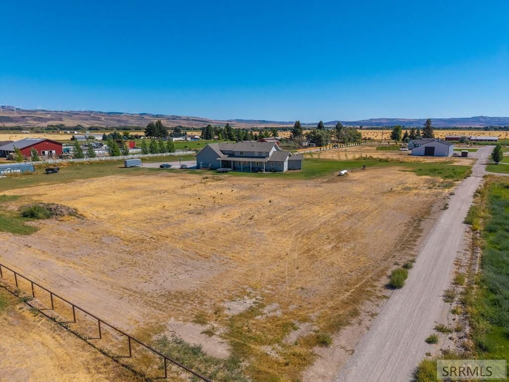 Image 75 of property listing at 956 E 1100 N, Shelley, ID 83274