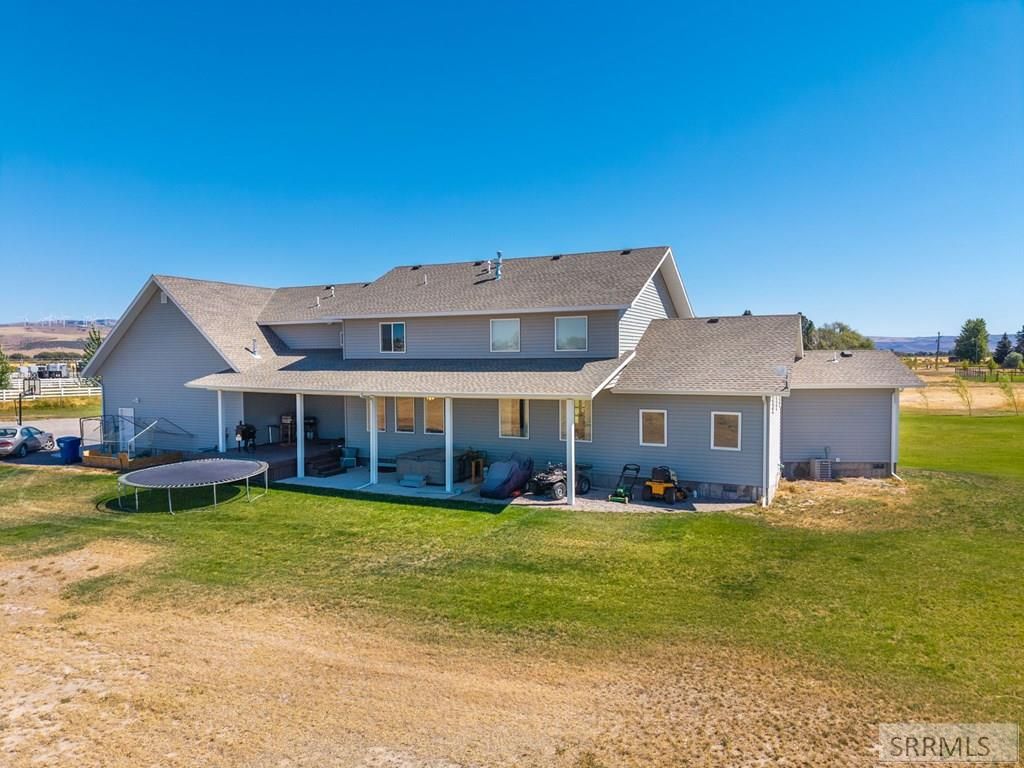 Image 76 of property listing at 956 E 1100 N, Shelley, ID 83274