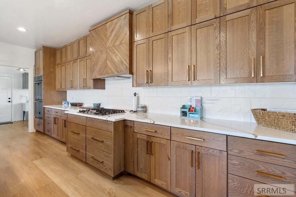 Image 8 of property listing at 956 E 1100 N, Shelley, ID 83274