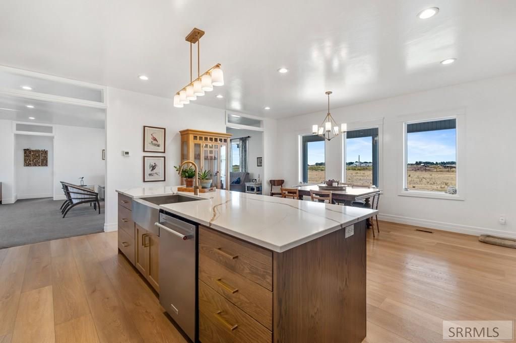 Image 9 of property listing at 956 E 1100 N, Shelley, ID 83274