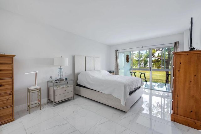 3661 Via Poinciana Road 206, Lake Worth, FL 33461