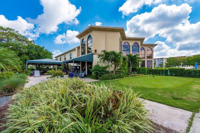 3661 Via Poinciana Road 206, Lake Worth, FL 33461