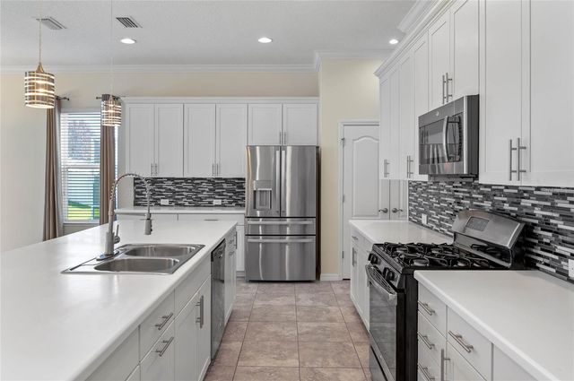 989 MAYPOLE DRIVE, Apopka, FL 32703