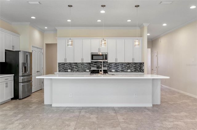 989 MAYPOLE DRIVE, Apopka, FL 32703