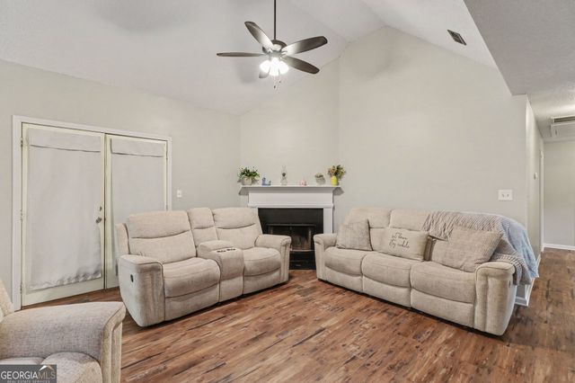 381 Buck Boulevard SE, Calhoun, GA 30701