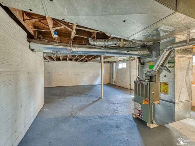 1103 W Temperance Road, Temperance, MI 48182