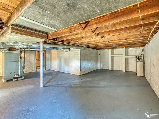 1103 W Temperance Road, Temperance, MI 48182