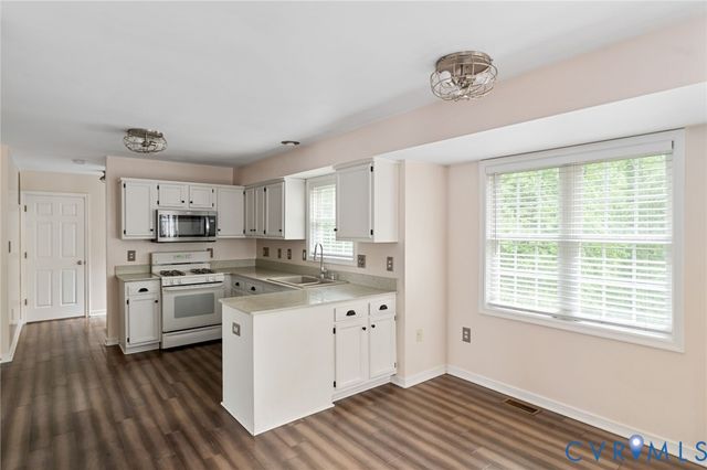 8210 Horsham Dr, Hanover, VA 23111