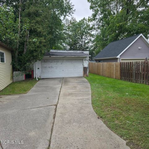 3715 Hazelhurst Avenue, Toledo, OH 43612