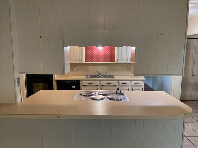 5300 Lake Crest Drive, Waco, TX 76710