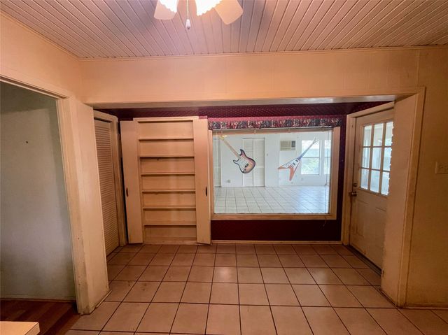 5300 Lake Crest Drive, Waco, TX 76710