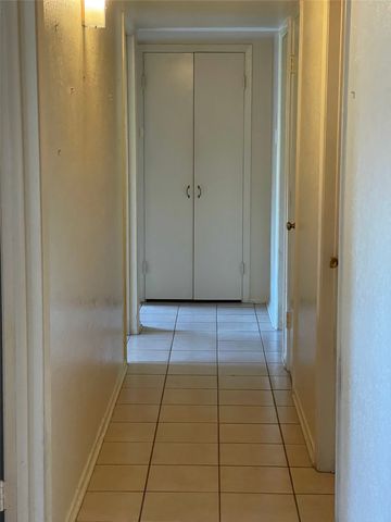 5300 Lake Crest Drive, Waco, TX 76710