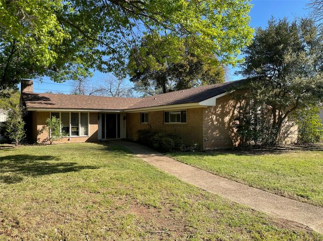 5300 Lake Crest Drive, Waco, TX 76710