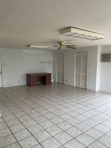 5300 Lake Crest Drive, Waco, TX 76710