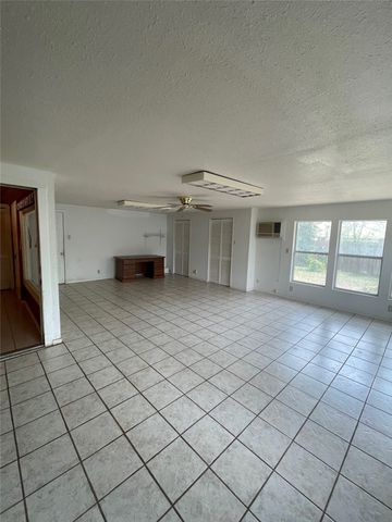 5300 Lake Crest Drive, Waco, TX 76710