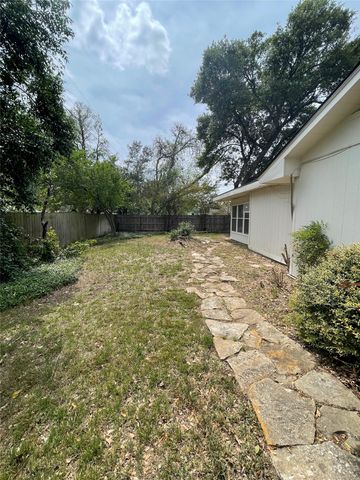 5300 Lake Crest Drive, Waco, TX 76710