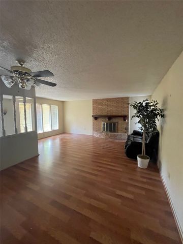 5300 Lake Crest Drive, Waco, TX 76710