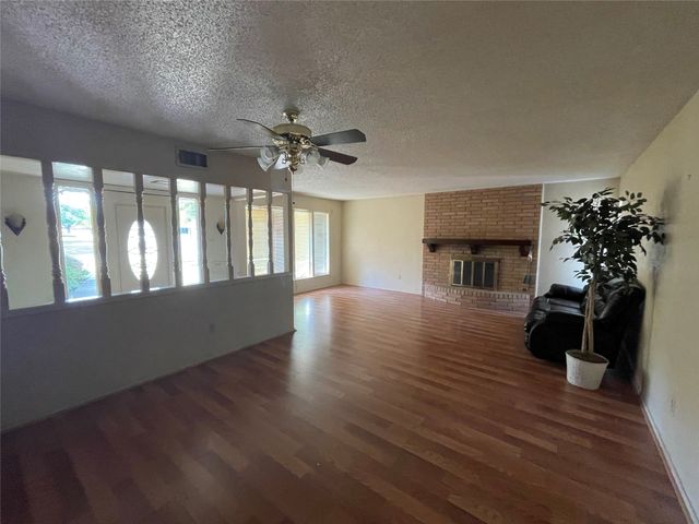 5300 Lake Crest Drive, Waco, TX 76710