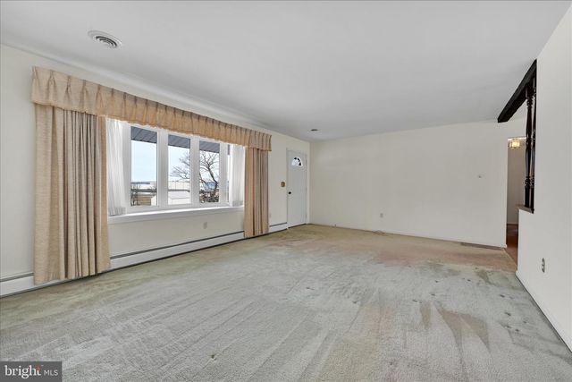 35 APPLE LN, Myerstown, PA 17067