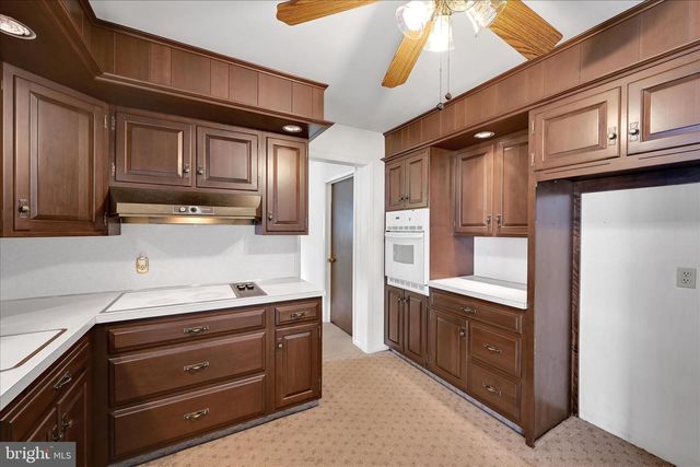 35 APPLE LN, Myerstown, PA 17067