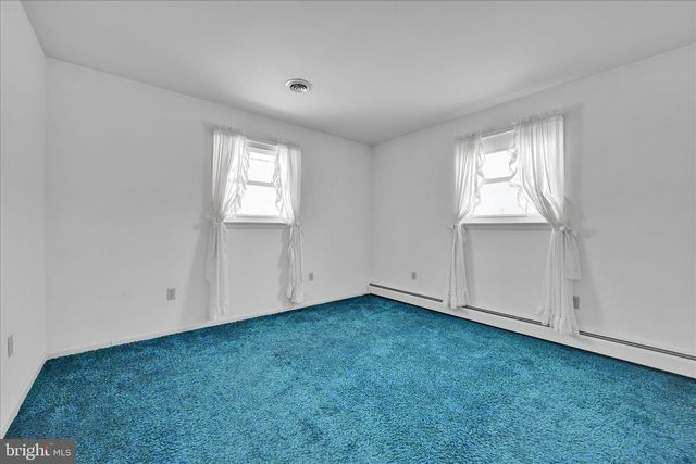 35 APPLE LN, Myerstown, PA 17067