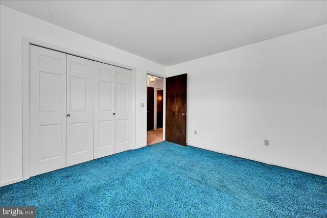 35 APPLE LN, Myerstown, PA 17067