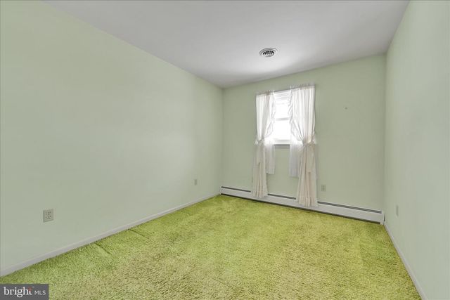 35 APPLE LN, Myerstown, PA 17067