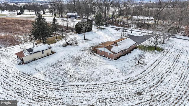 35 APPLE LN, Myerstown, PA 17067