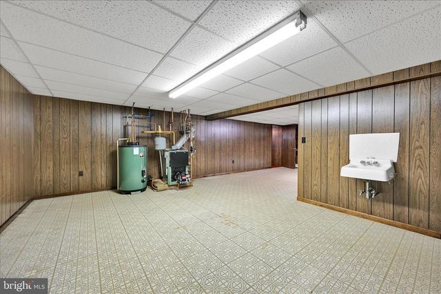 35 APPLE LN, Myerstown, PA 17067