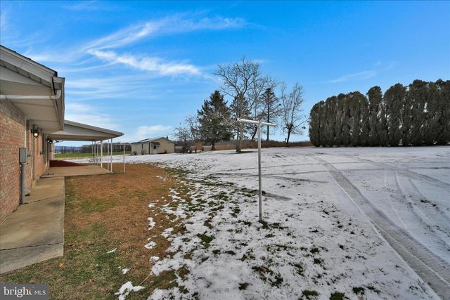 35 APPLE LN, Myerstown, PA 17067