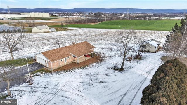 35 APPLE LN, Myerstown, PA 17067