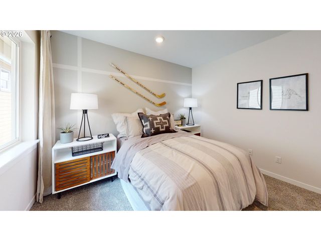 16786 Sw LEAF Ln, Portland, OR 97224