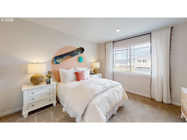 16786 Sw LEAF Ln, Portland, OR 97224