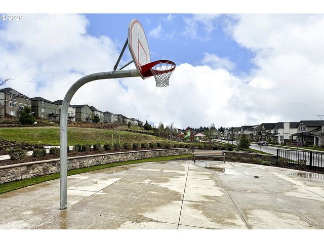 16786 Sw LEAF Ln, Portland, OR 97224